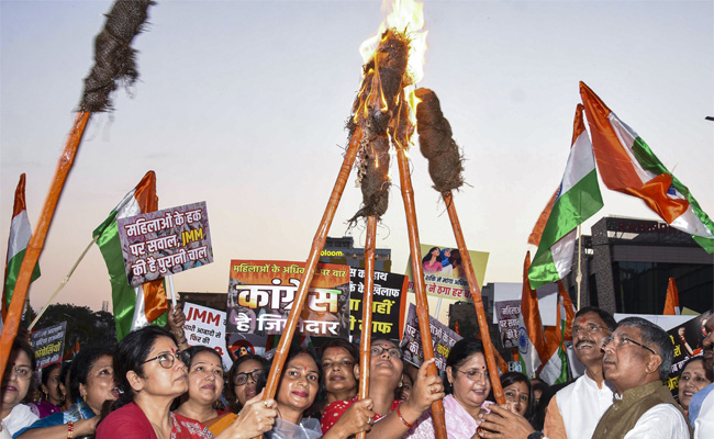 BJP takes out torch rally in Ranchi over women's quota bill